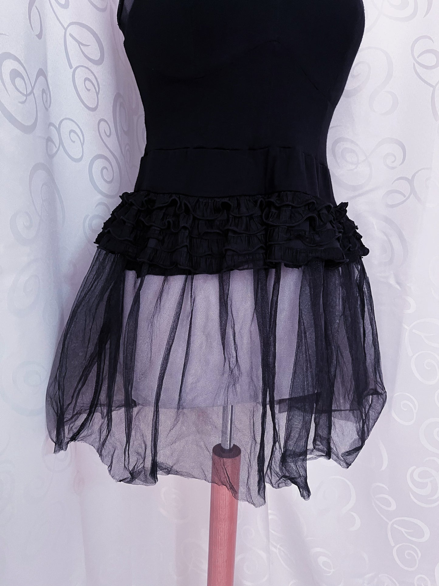 00’s Horror Protagonist / ballerina black top with tulle layering 🕸️🩰