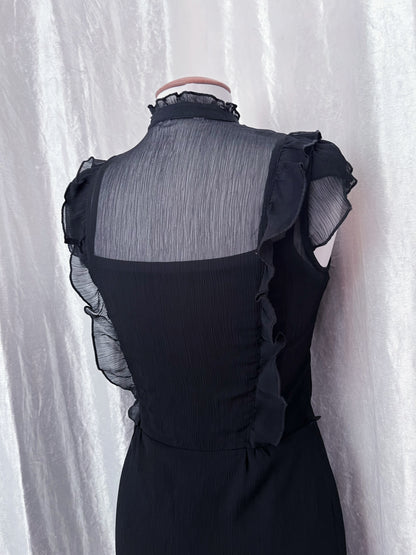 Gothic lolita mesh dress with ruffle details 💜🌀
