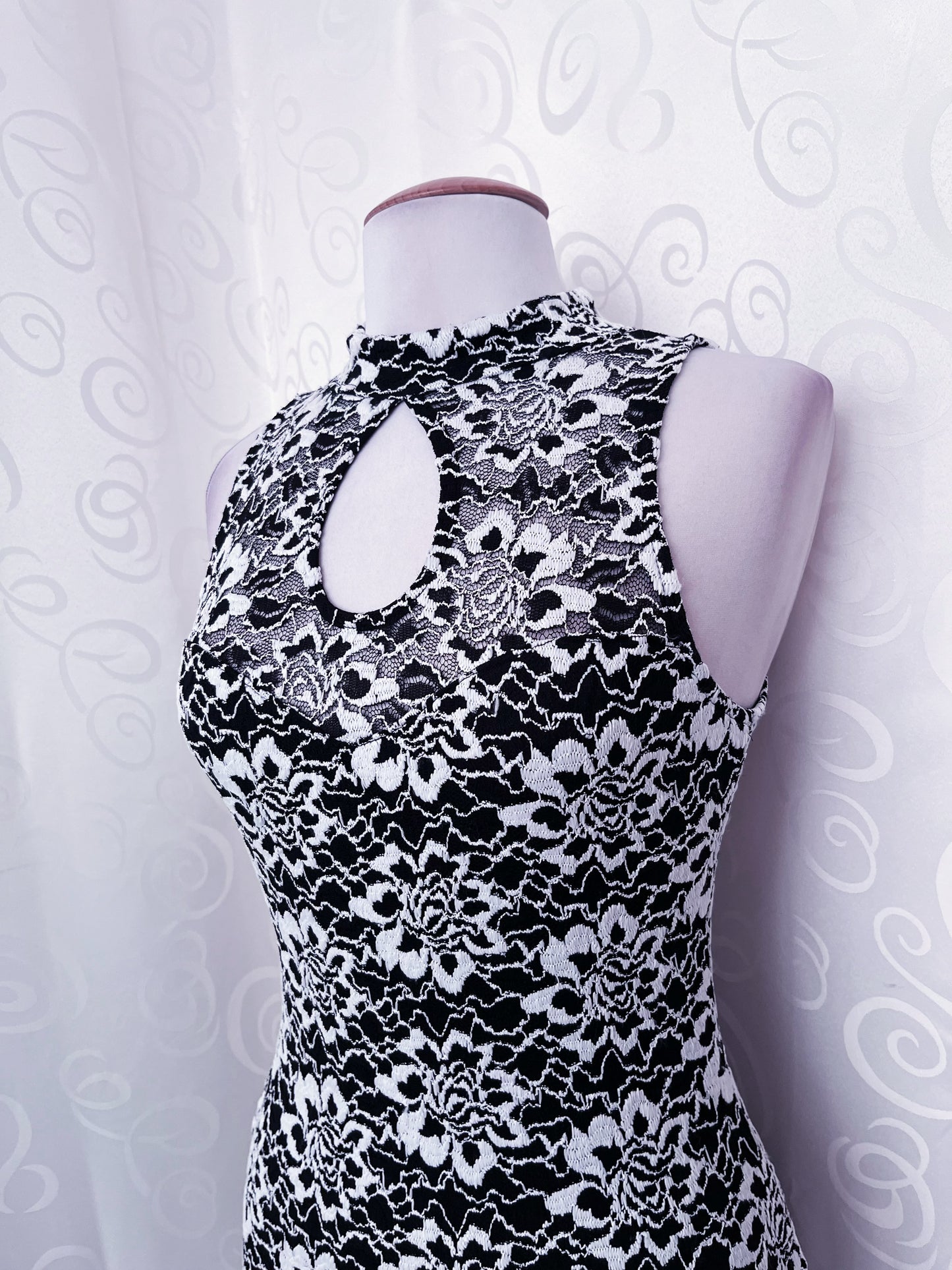 00’s Lipsy asian style Qipao black & white embroidered dress 🐇🕷
