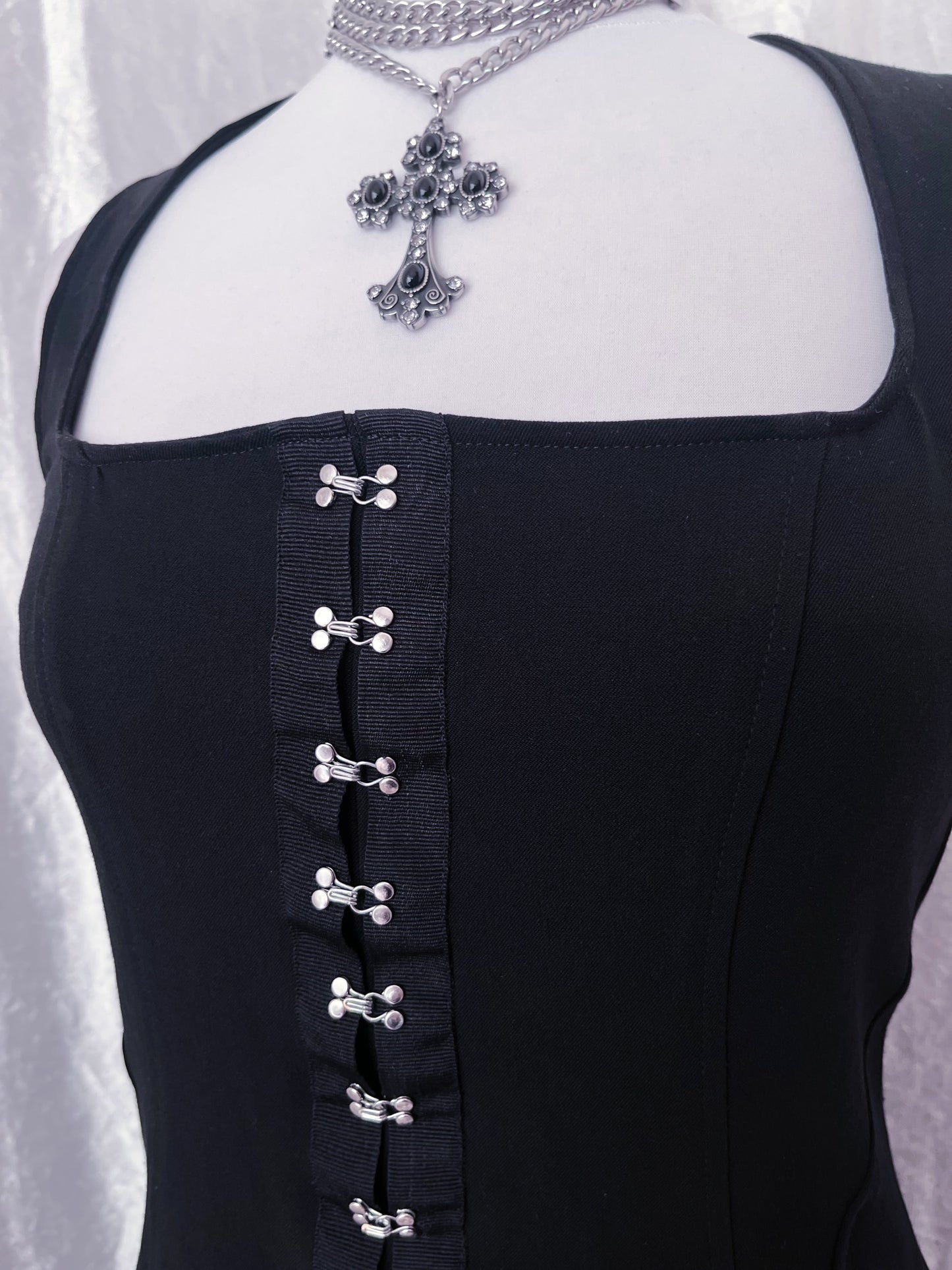 00’s Gothic black fitting dress 🦇