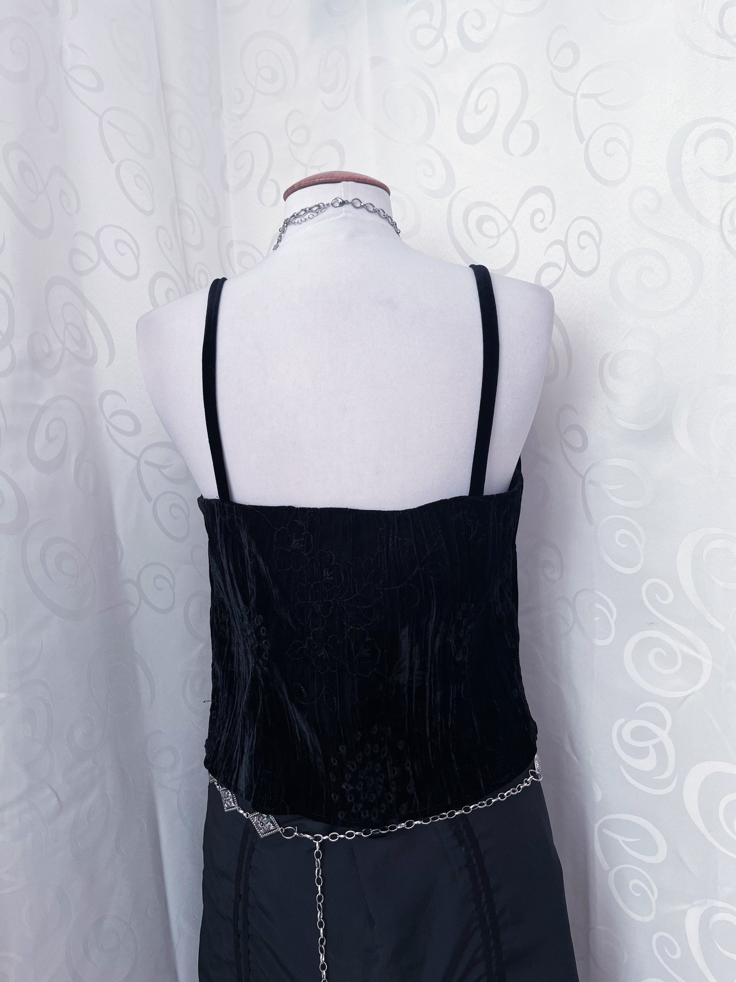 00’s whimsygoth black velvet top with embroidered & cutout details 🔮✨