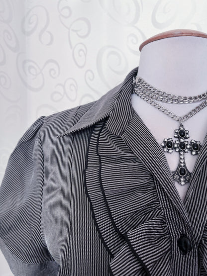 00’s Gothic/Jirai Kei ruffle shirt 🖤🌀
