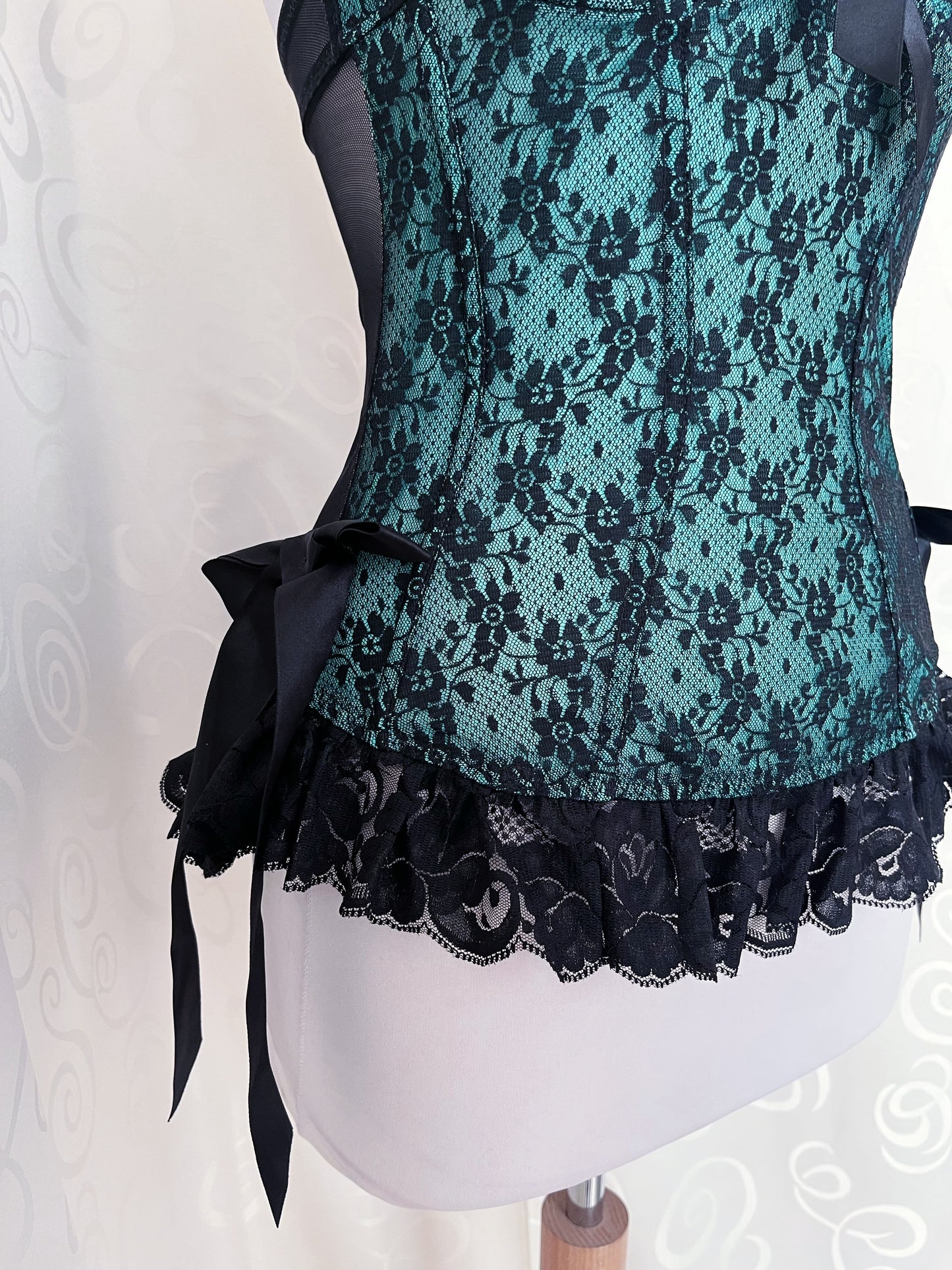 Beautiful whimsy teal bustier top 🫶🌀
