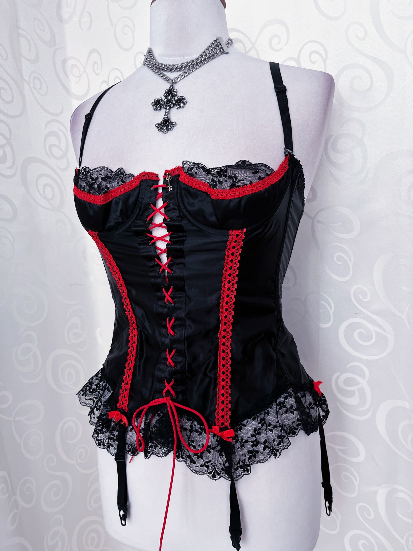 Gothic Moulin Rouge style satin black & red corset ❤️🕸️