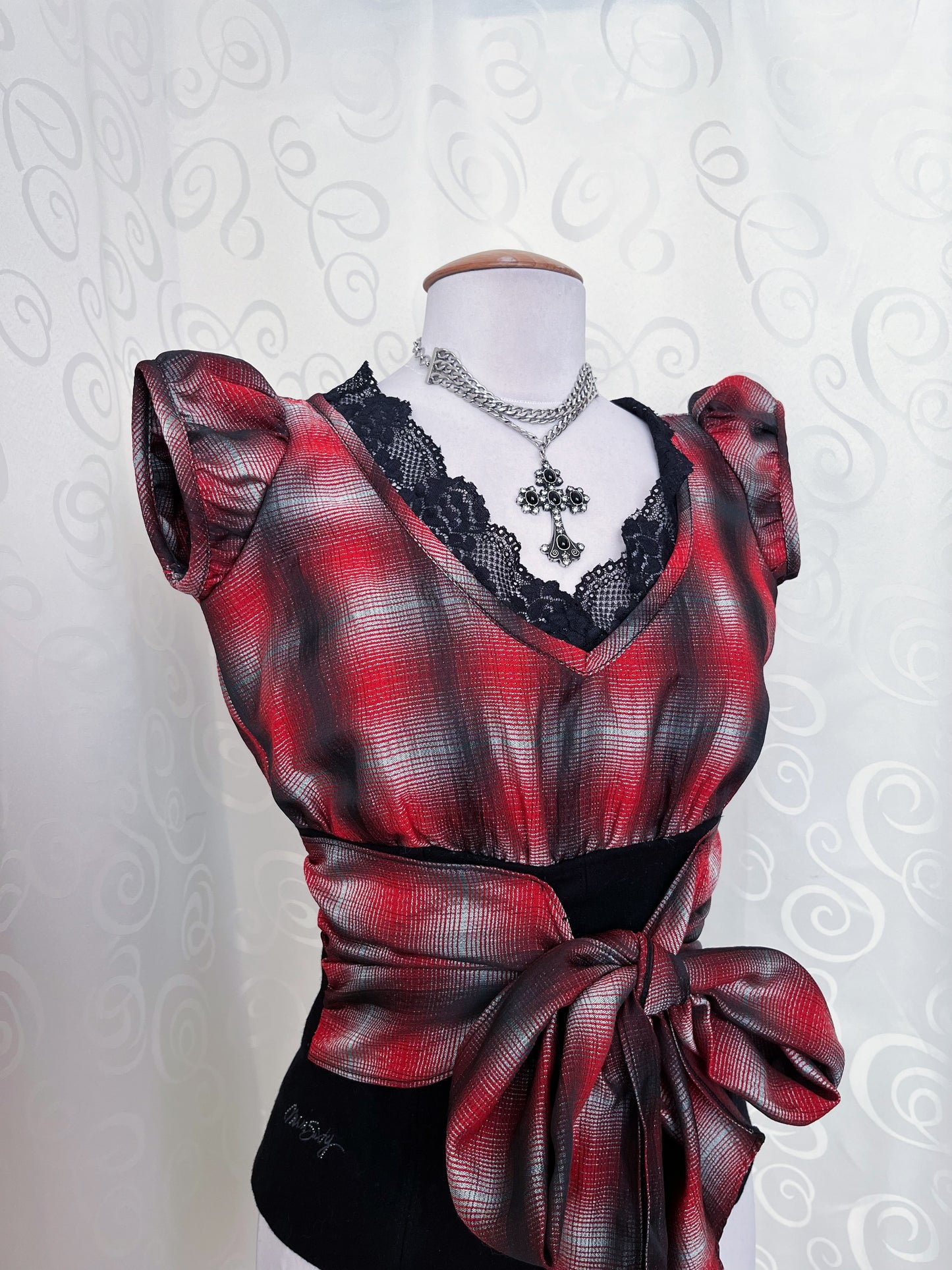 MISS SIXTY 00’s tartan boned top with big bow detail 🖤❤️