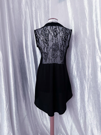 Gothic black shirt with lace and long tail on the back 🕸️🕷️