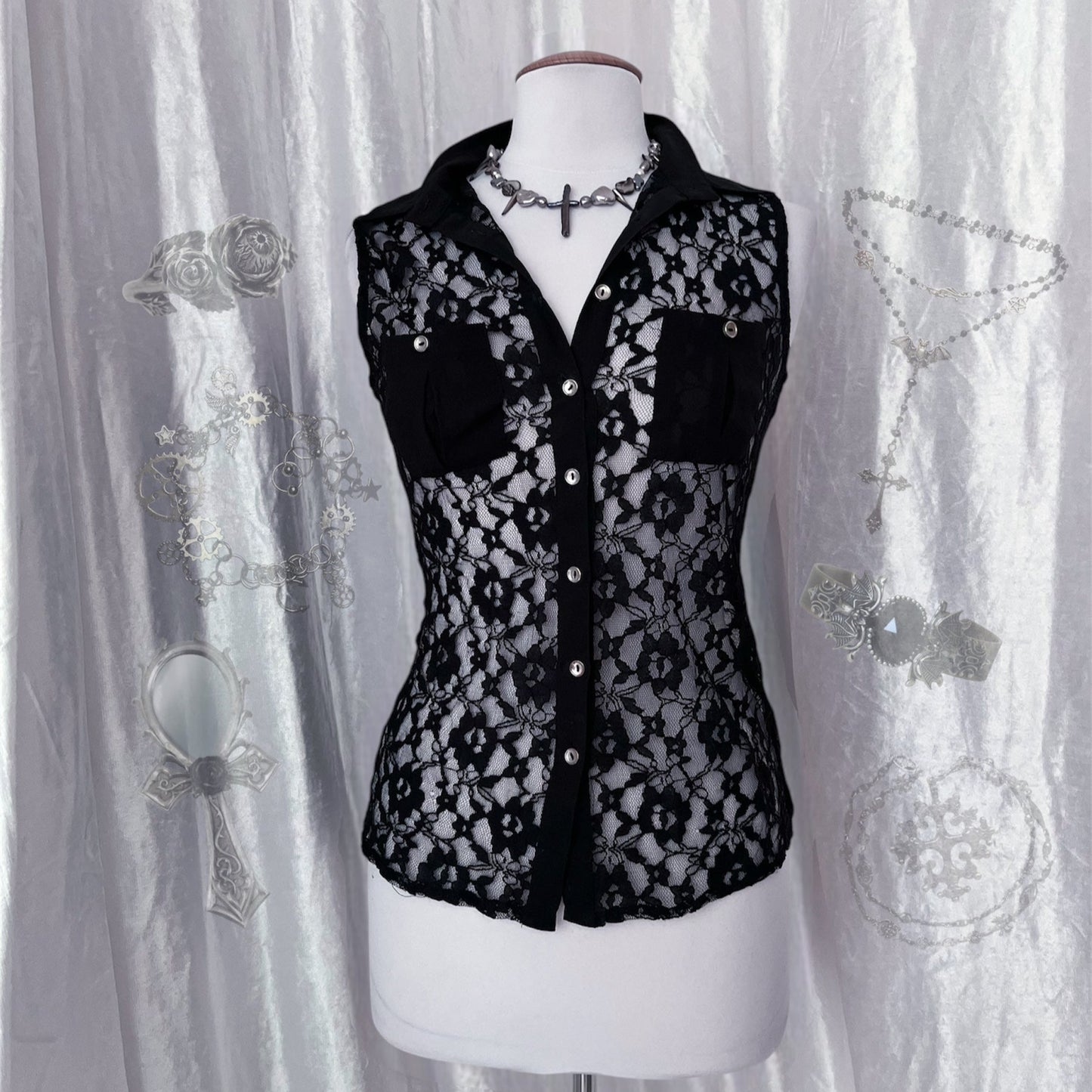 Beautiful alternative lace shirt 🕷️