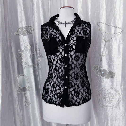 Beautiful alternative lace shirt 🕷️