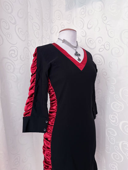 Iconic 00’s vampire dress 🕸️🩸