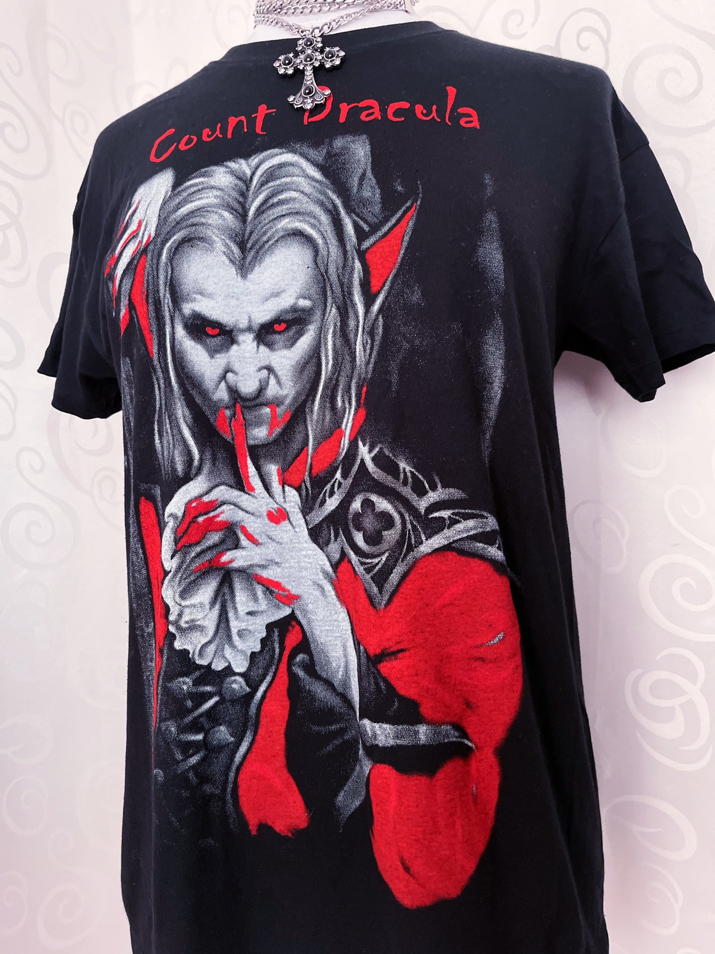 Gothic Count Dracula Men’s T-Shirt 🩸🦇