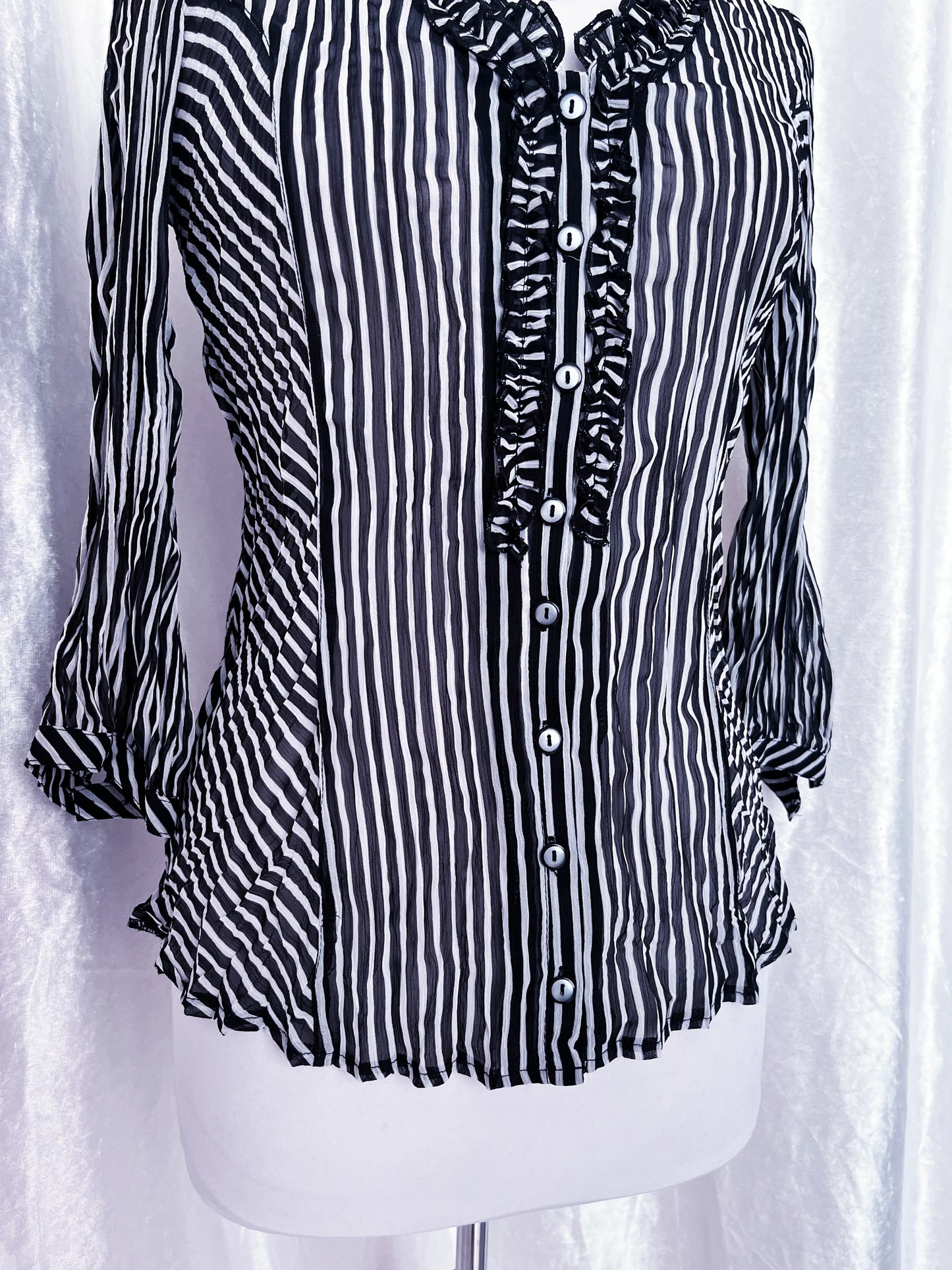 Gothic striped mesh shirt with ruffles details 🌀🦇