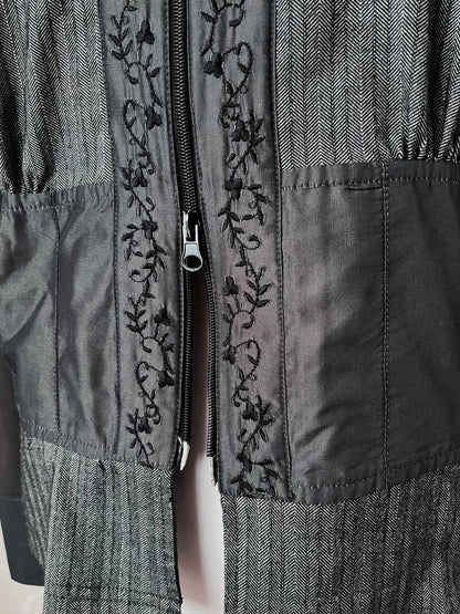00’s whimsygoth grey zip-up jacket 🌀🪽