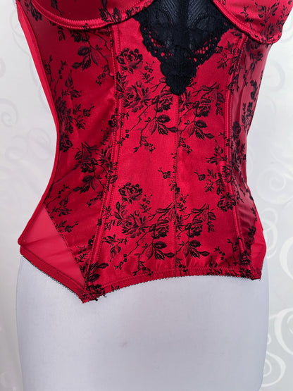 Gothic vampire corset with embossed & lace details 🦇❤️
