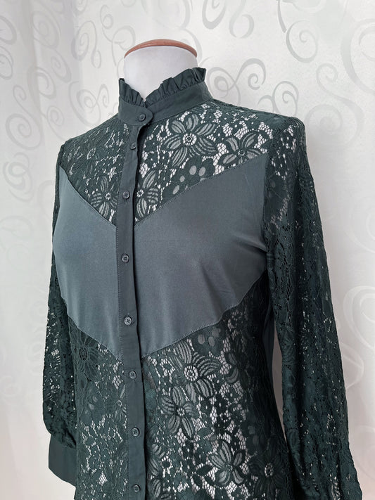 Gothic dark green lacey shirt 🧚🏾☠️