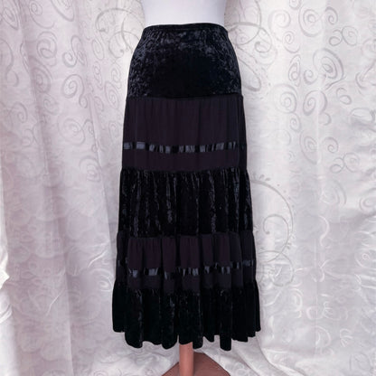 00’s whimsygoth velvet black layered skirt 🕷️