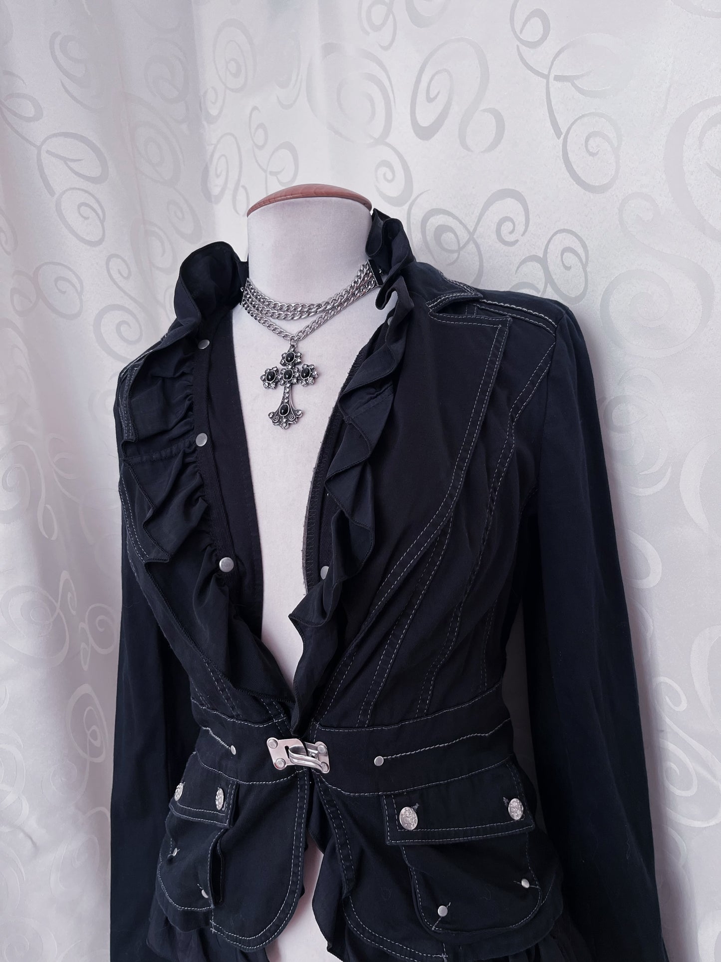 00’s Gothic/Jirai Kei style ruffle cotton jacket 🦇🕷️