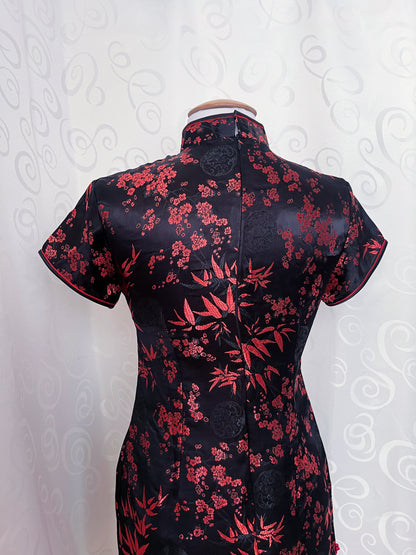 Iconic Silk qipao black & red embroidered dress ❤️