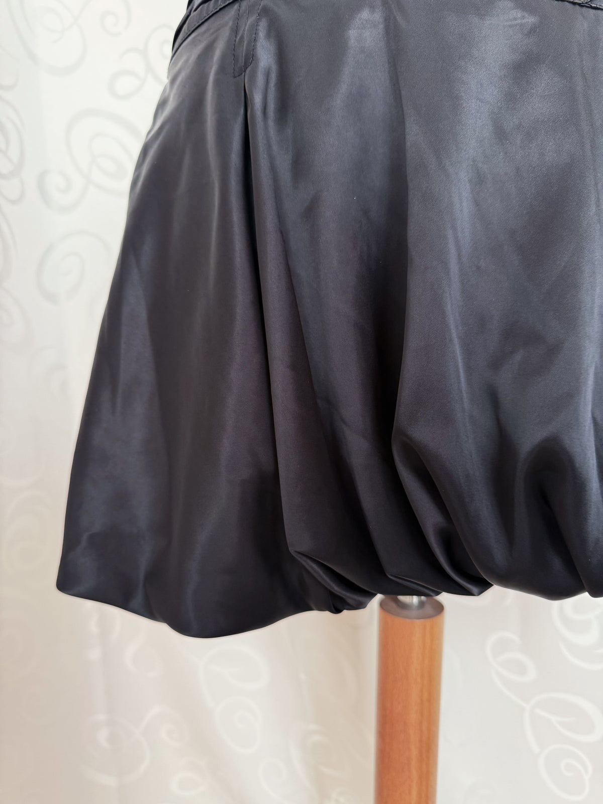 00’s Dark coquette black satin balloon skirt 🦇