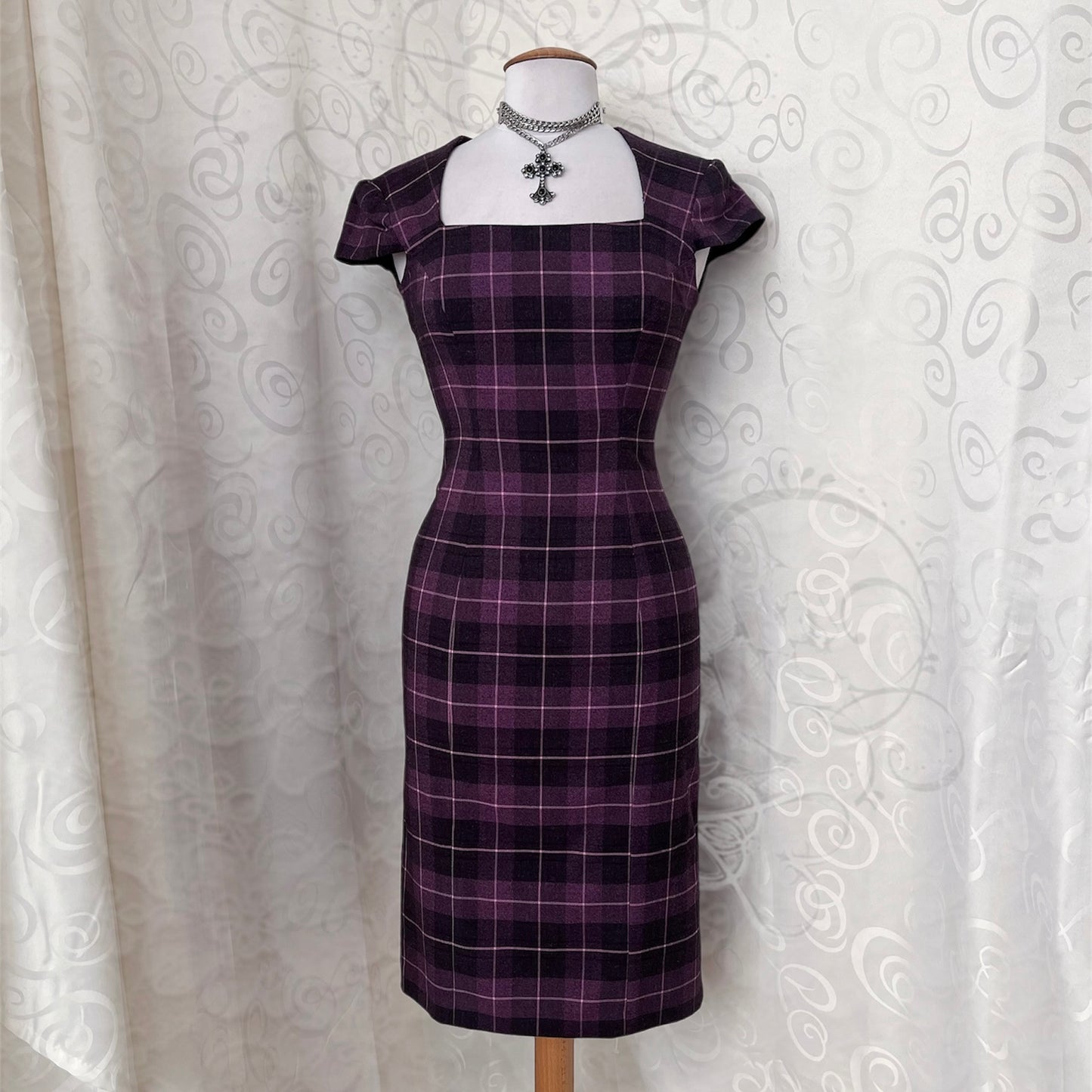 Perfect purple Alt tartan office dress 💜🌀