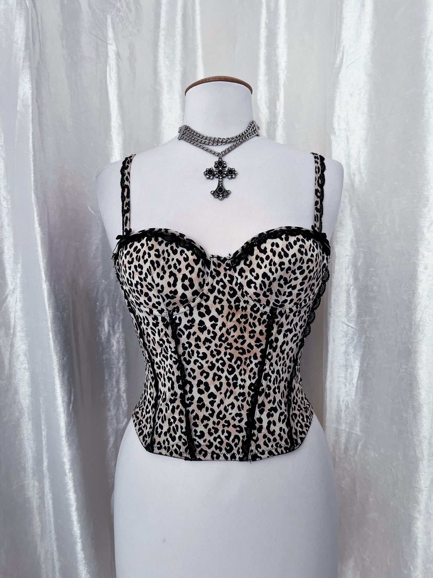 Old H&M leopard print corset top 🐆