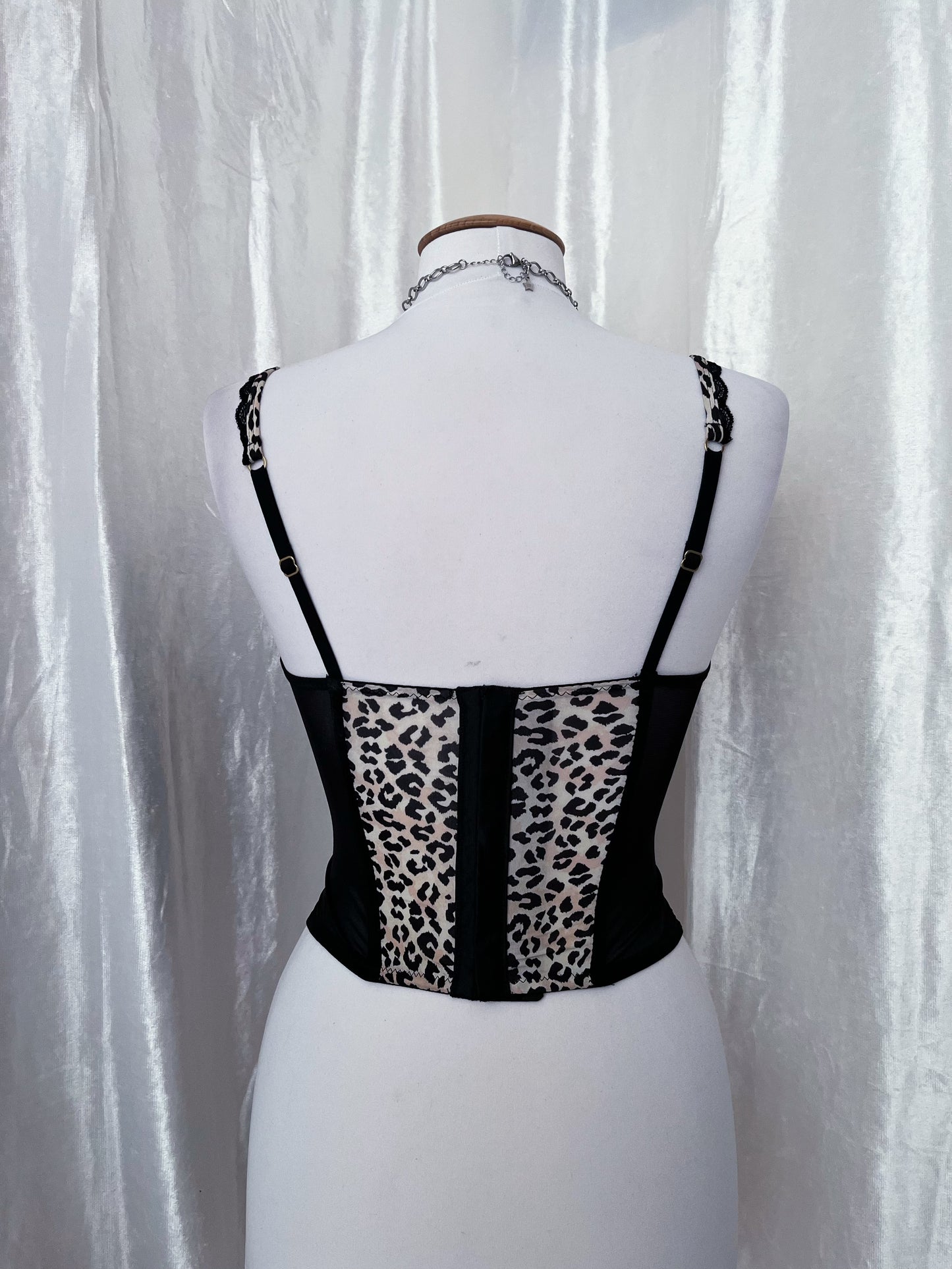 Old H&M leopard print corset top 🐆
